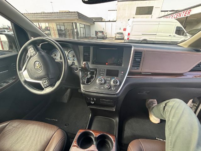 2015 Toyota Sienna Limited FWD 7-Passsenger V6