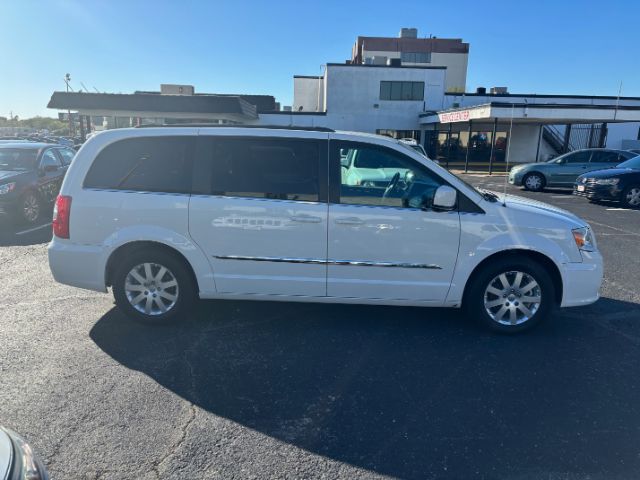 2012 Chrysler Town & Country Touring