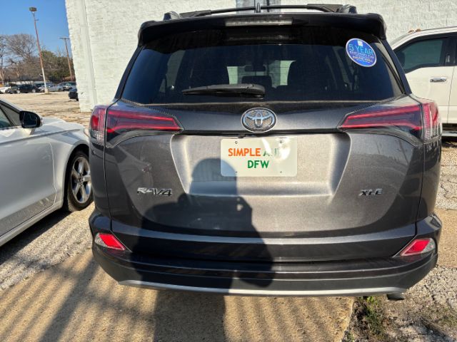 2017 Toyota RAV4 XLE FWD