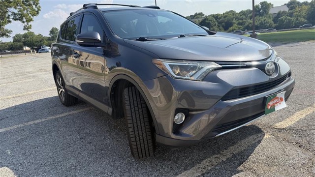 2017 Toyota RAV4 XLE FWD