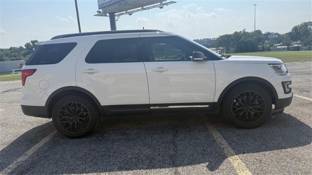2017 Ford Explorer XLT FWD