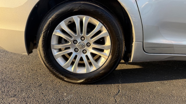 2015 Toyota Sienna XLE FWD 8-Passenger V6