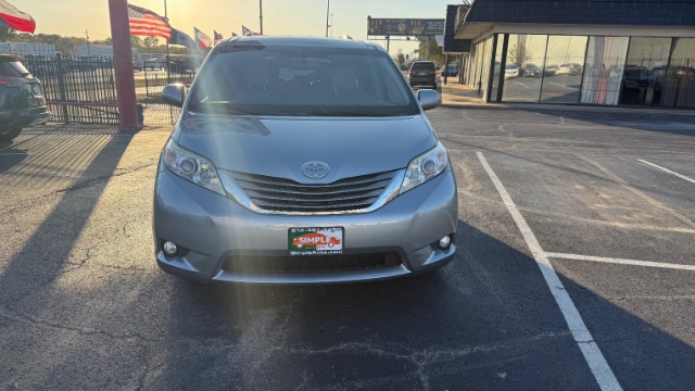 2015 Toyota Sienna XLE FWD 8-Passenger V6